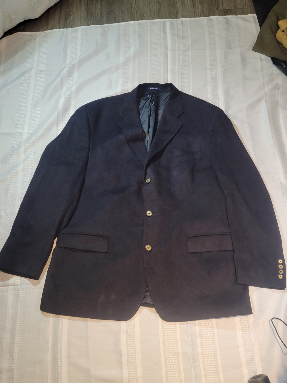 Classic Men's Navy Blazer - Brand Unknown